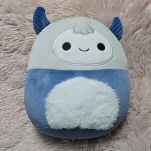 Horace The Yetti Squishmallow Adorable Blue, Gray and White Plush 8 Inches